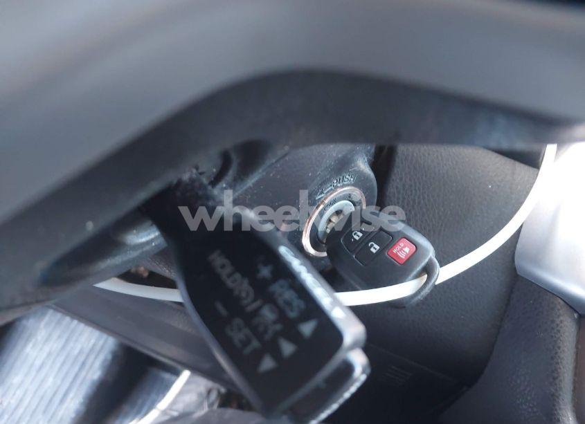 Photo 11 of 2019 Toyota Highlander LE (VIN 5TDZARFHXKS042195)