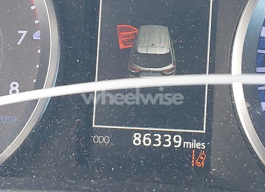 Photo 15 of 2019 Toyota Highlander LE (VIN 5TDZARFHXKS042195)