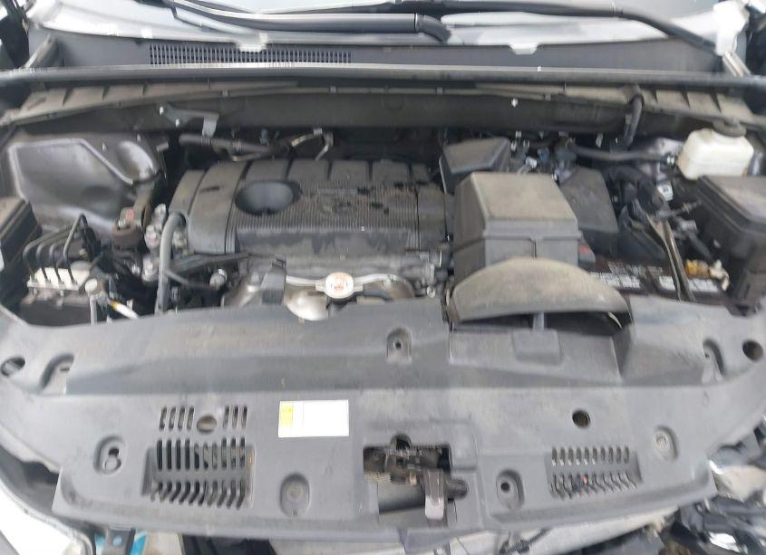 Photo 10 of 2019 Toyota Highlander LE (VIN 5TDZARFHXKS056100)