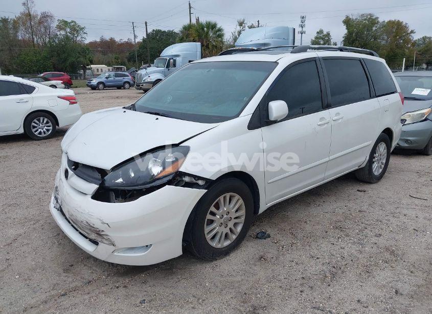 Photo 2 of 2007 Toyota Sienna XLE (VIN 5TDZK22C07S034483)