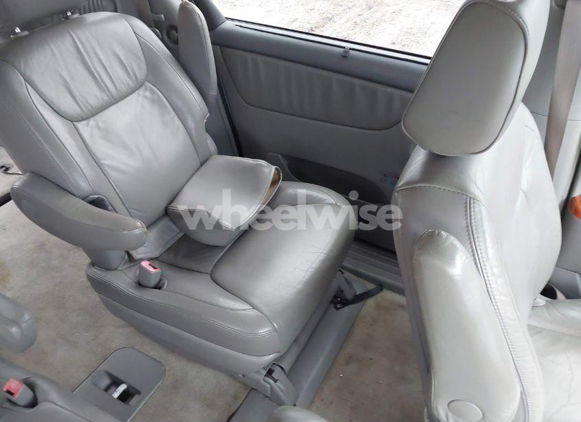 Photo 8 of 2007 Toyota Sienna XLE (VIN 5TDZK22C07S034483)