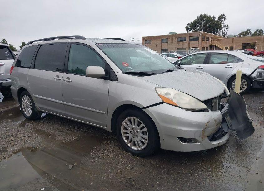 2007 Toyota Sienna XLE (VIN 5TDZK22C07S041840) main photo