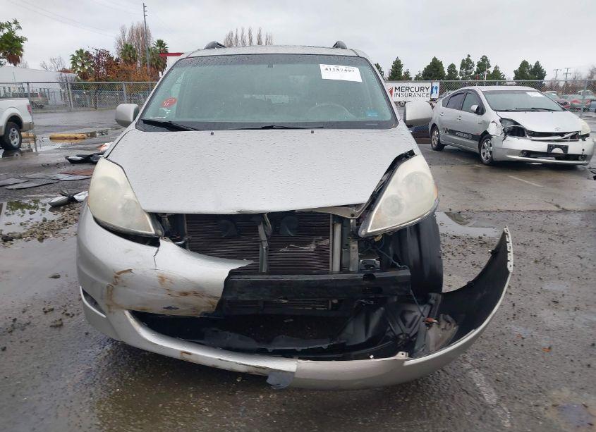 Photo 13 of 2007 Toyota Sienna XLE (VIN 5TDZK22C07S041840)