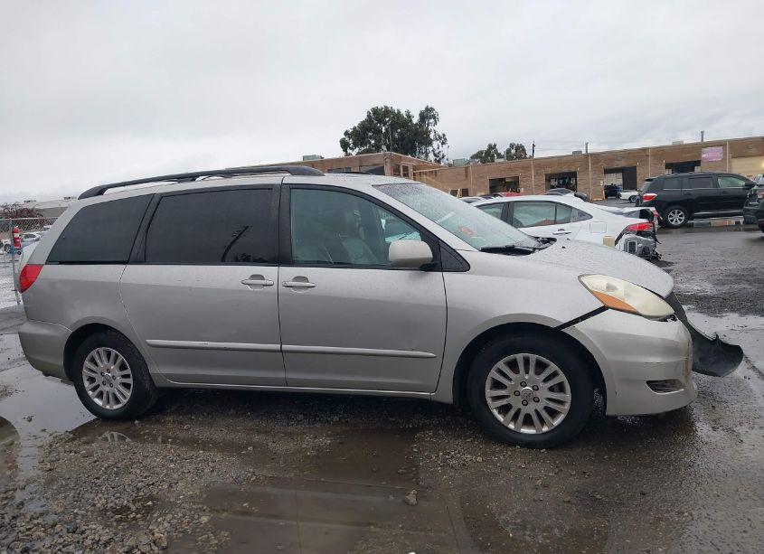 Photo 14 of 2007 Toyota Sienna XLE (VIN 5TDZK22C07S041840)