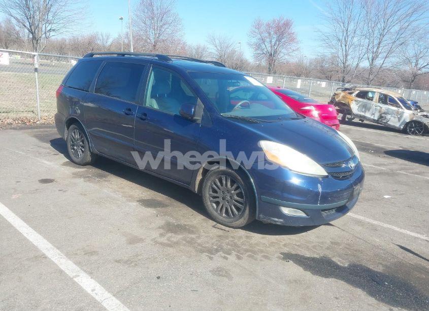 2007 Toyota Sienna XLE (VIN 5TDZK22C07S056161) main photo