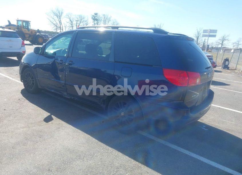 Photo 3 of 2007 Toyota Sienna XLE (VIN 5TDZK22C07S056161)