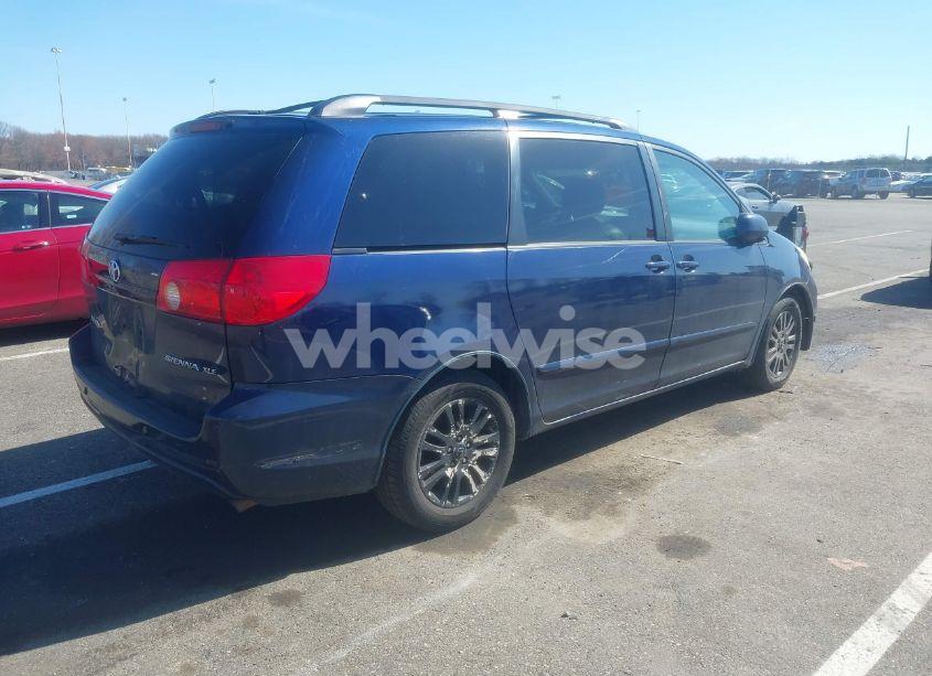 Photo 4 of 2007 Toyota Sienna XLE (VIN 5TDZK22C07S056161)