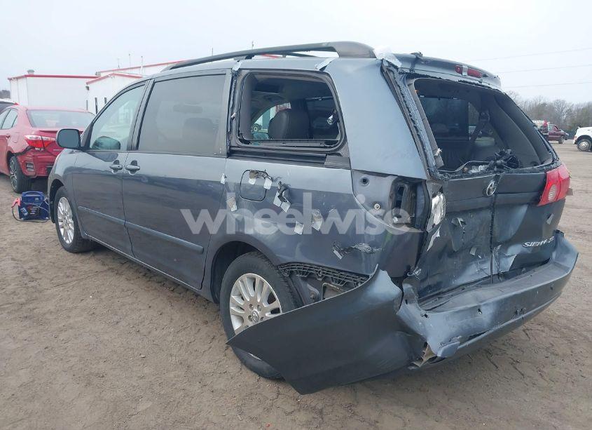 Photo 3 of 2007 Toyota Sienna XLE (VIN 5TDZK22C07S059464)