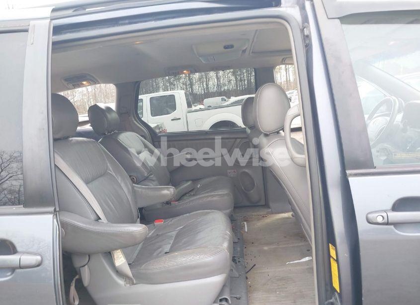 Photo 8 of 2007 Toyota Sienna XLE (VIN 5TDZK22C07S059464)