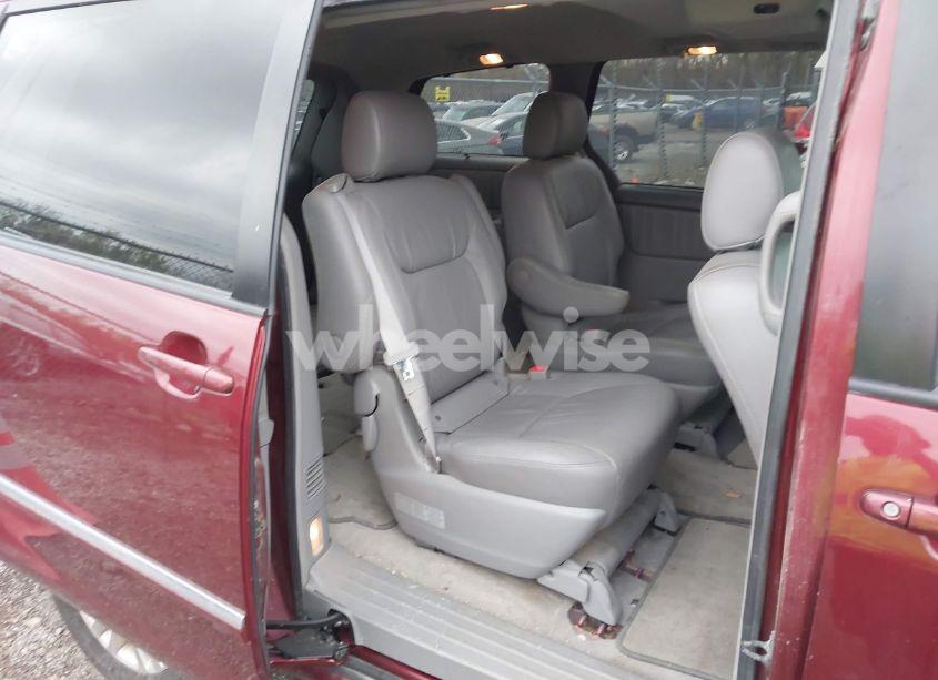 Photo 8 of 2007 Toyota Sienna XLE LIMITED (VIN 5TDZK22C07S070576)