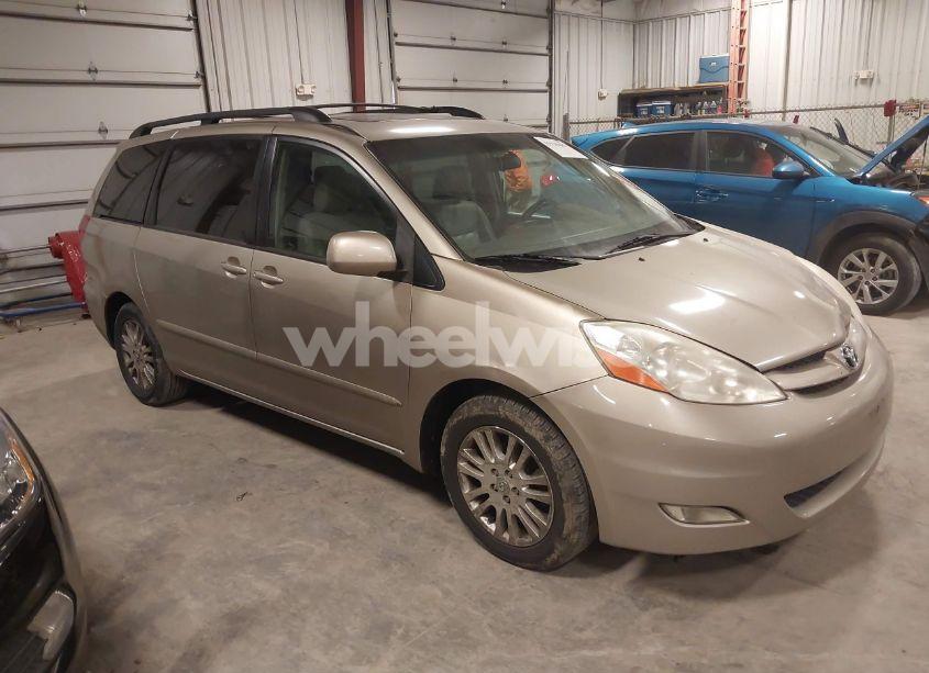 2007 Toyota Sienna XLE (VIN 5TDZK22C07S099205) main photo