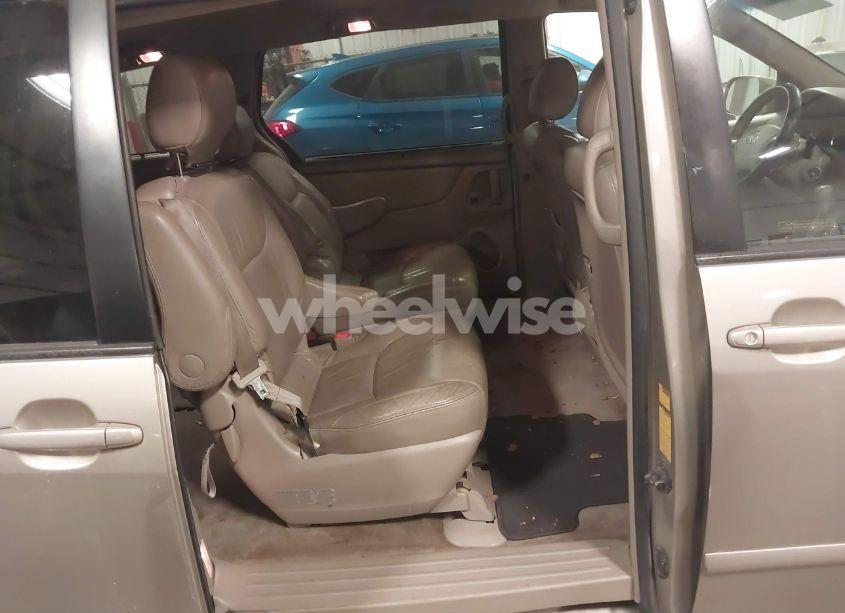 Photo 8 of 2007 Toyota Sienna XLE (VIN 5TDZK22C07S099205)