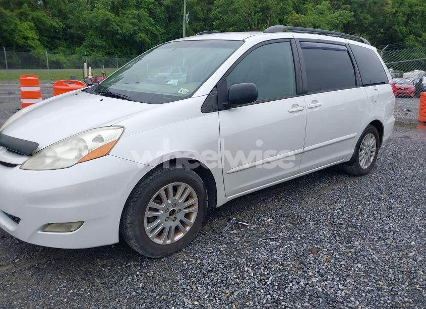 Photo 2 of 2008 Toyota Sienna XLE (VIN 5TDZK22C08S100113)