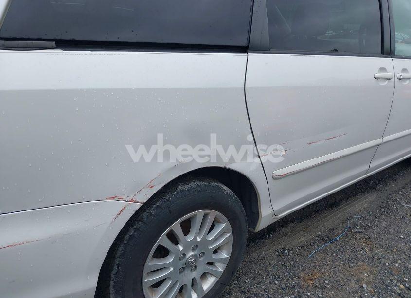 Photo 6 of 2008 Toyota Sienna XLE (VIN 5TDZK22C08S100113)