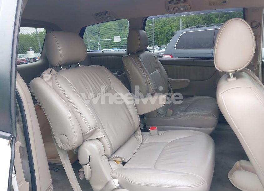 Photo 8 of 2008 Toyota Sienna XLE (VIN 5TDZK22C08S100113)