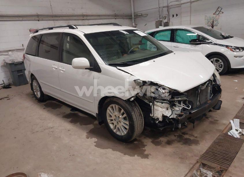 2008 Toyota Sienna XLE (VIN 5TDZK22C08S132382) main photo