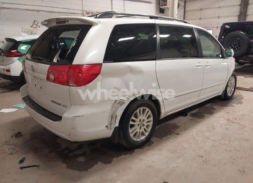 Photo 4 of 2008 Toyota Sienna XLE (VIN 5TDZK22C08S132382)