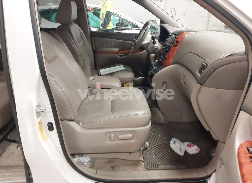 Photo 5 of 2008 Toyota Sienna XLE (VIN 5TDZK22C08S132382)