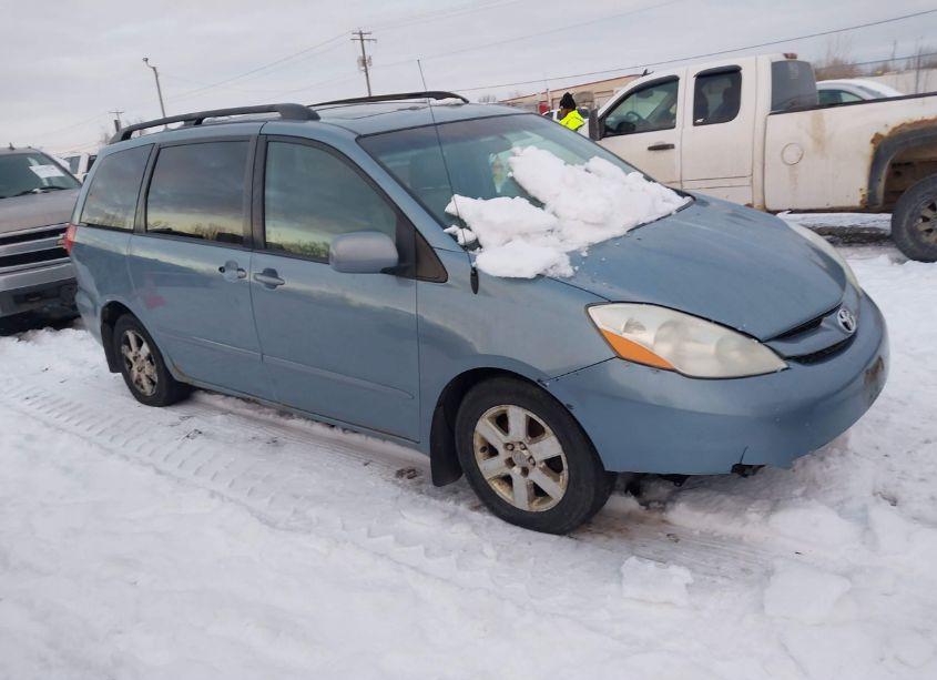 2008 Toyota Sienna XLE (VIN 5TDZK22C08S183624) main photo