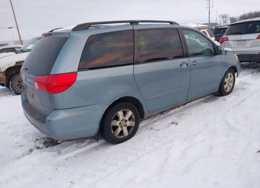 Photo 4 of 2008 Toyota Sienna XLE (VIN 5TDZK22C08S183624)