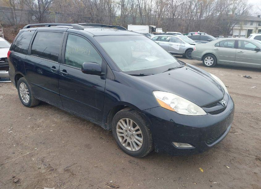 2007 Toyota Sienna XLE (VIN 5TDZK22C17S092456) main photo