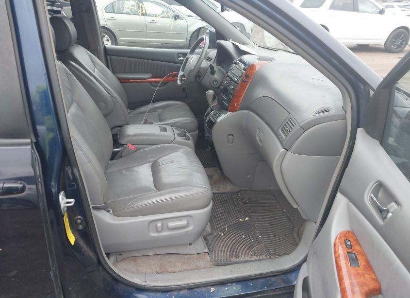 Photo 5 of 2007 Toyota Sienna XLE (VIN 5TDZK22C17S092456)