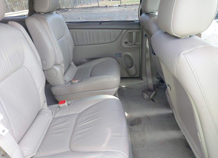 Photo 8 of 2008 Toyota Sienna XLE (VIN 5TDZK22C18S166900)