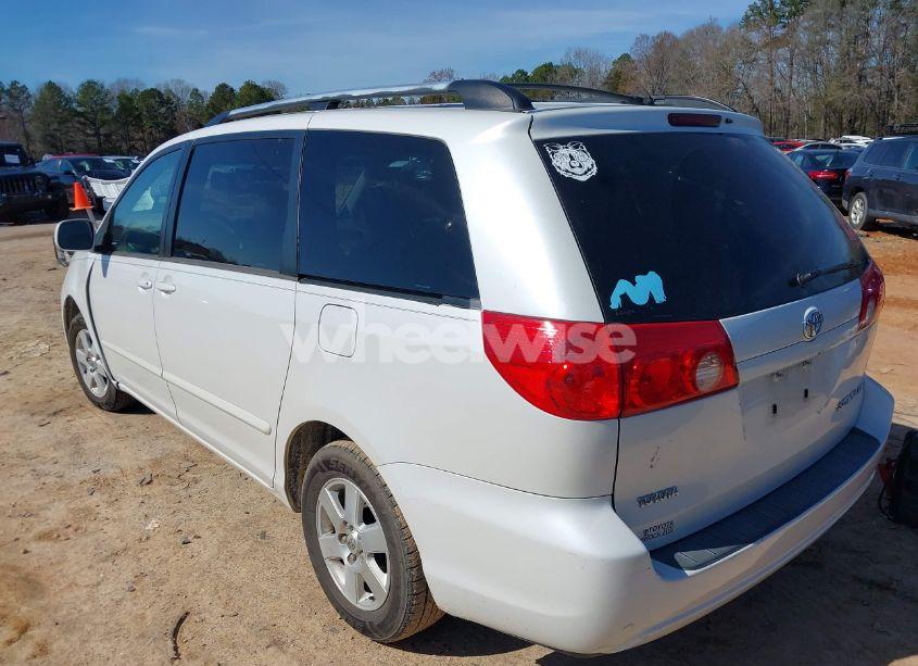 Photo 3 of 2008 Toyota Sienna XLE (VIN 5TDZK22C18S213553)