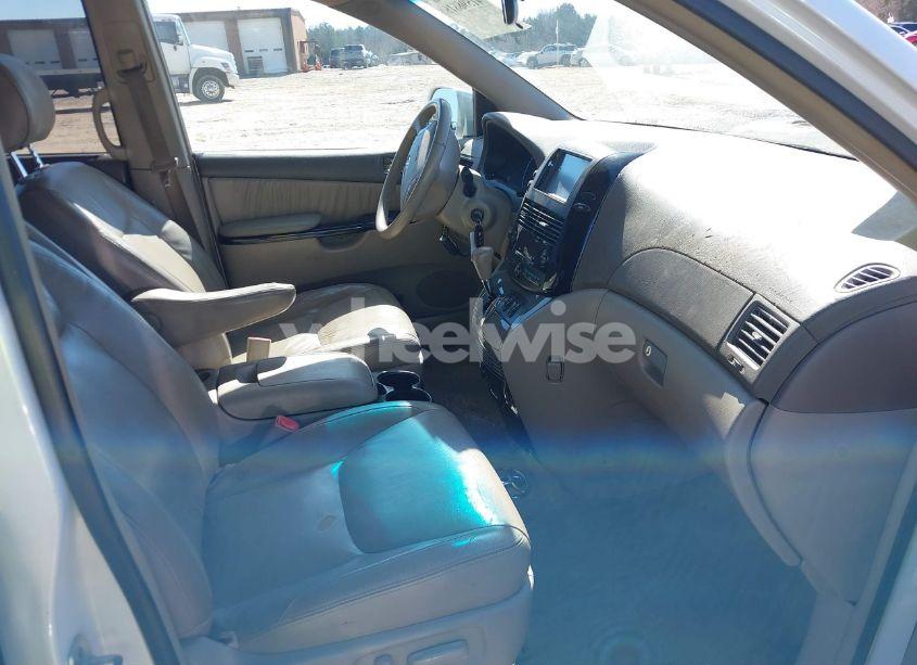 Photo 5 of 2008 Toyota Sienna XLE (VIN 5TDZK22C18S213553)