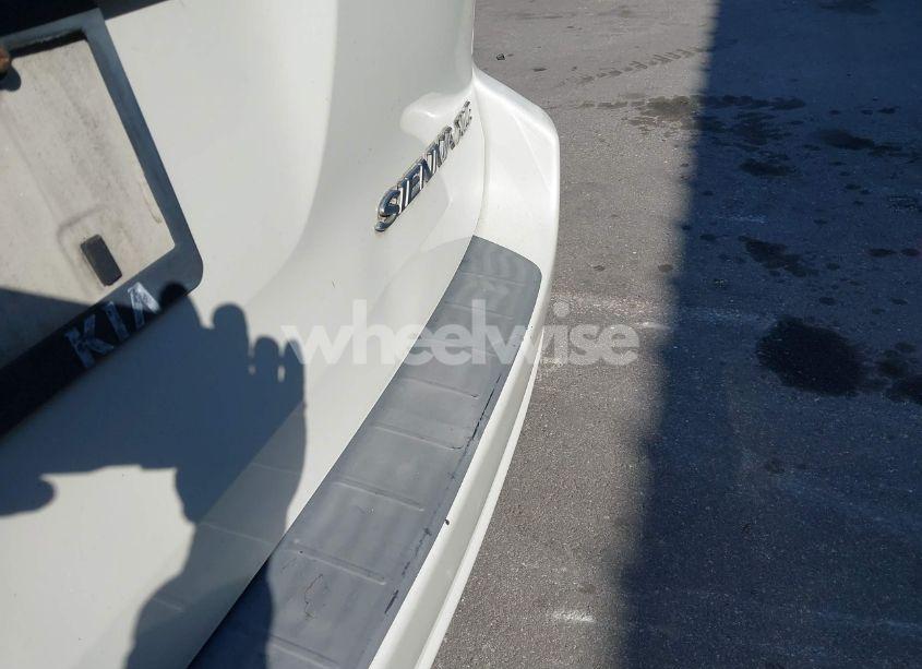 Photo 12 of 2009 Toyota Sienna XLE (VIN 5TDZK22C19S238812)