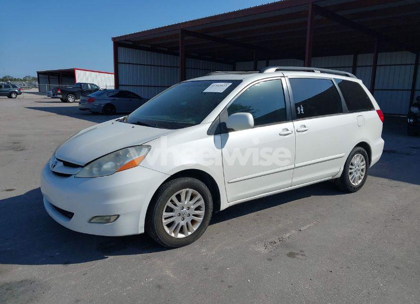 Photo 2 of 2009 Toyota Sienna XLE (VIN 5TDZK22C19S238812)