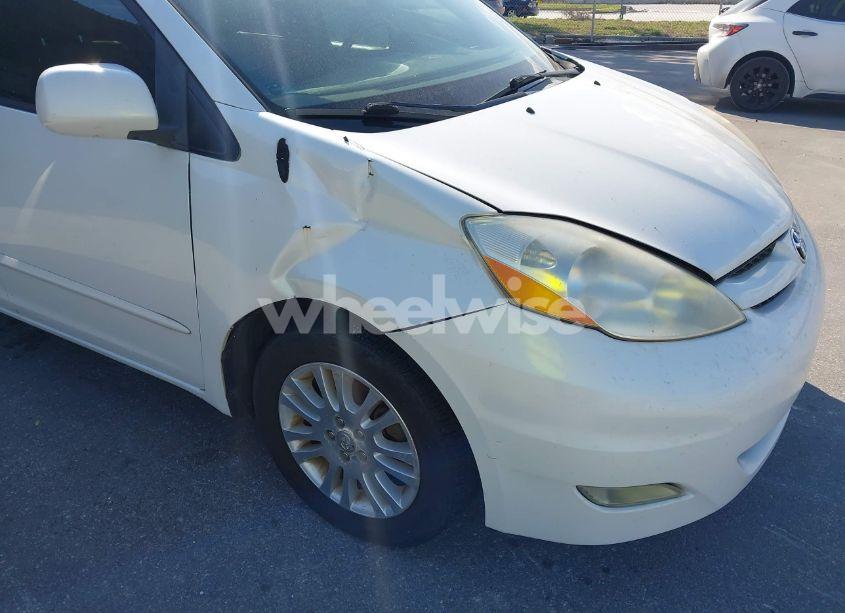 Photo 6 of 2009 Toyota Sienna XLE (VIN 5TDZK22C19S238812)