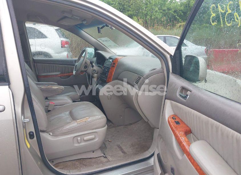 Photo 5 of 2009 Toyota Sienna XLE (VIN 5TDZK22C19S241208)