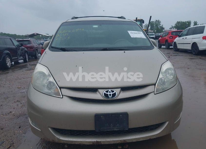 Photo 6 of 2009 Toyota Sienna XLE (VIN 5TDZK22C19S241208)