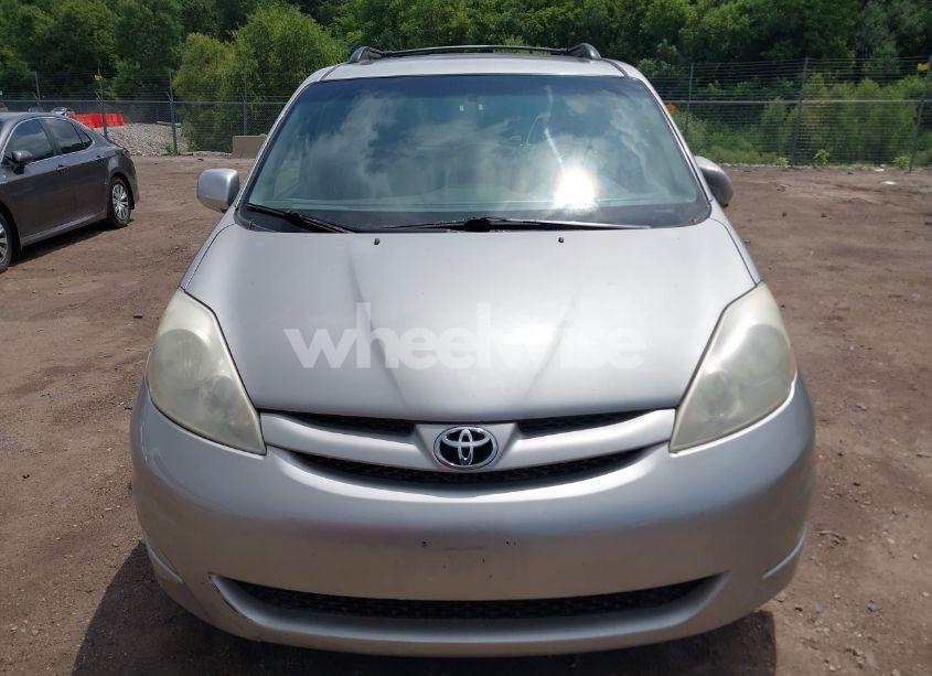 Photo 6 of 2007 Toyota Sienna XLE (VIN 5TDZK22C27S043234)