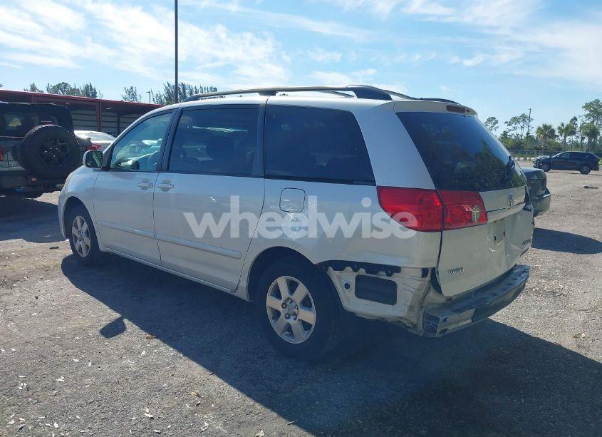 Photo 3 of 2007 Toyota Sienna XLE (VIN 5TDZK22C27S056453)