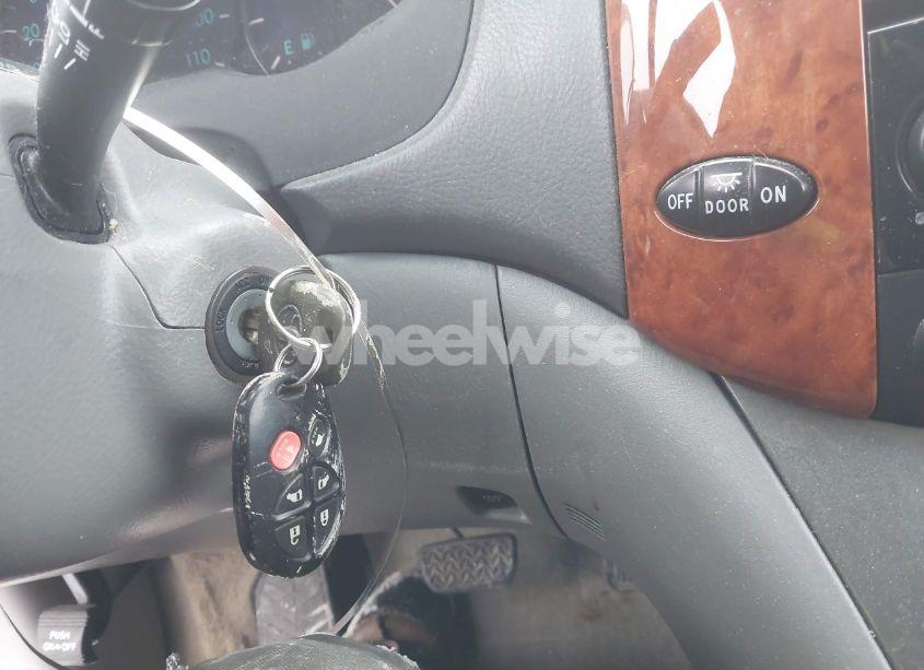 Photo 11 of 2008 Toyota Sienna XLE (VIN 5TDZK22C28S201945)