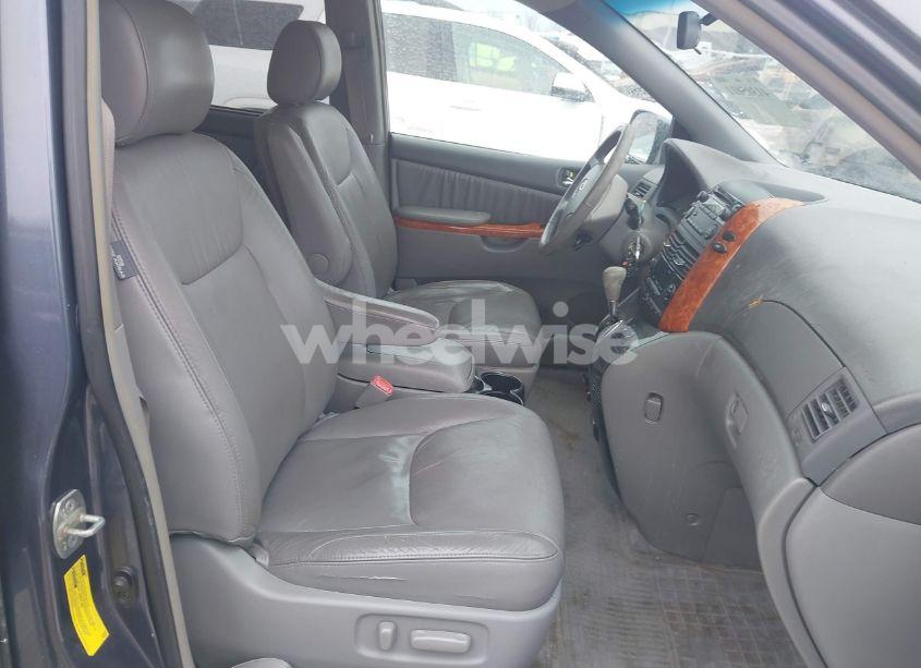 Photo 5 of 2008 Toyota Sienna XLE (VIN 5TDZK22C28S201945)
