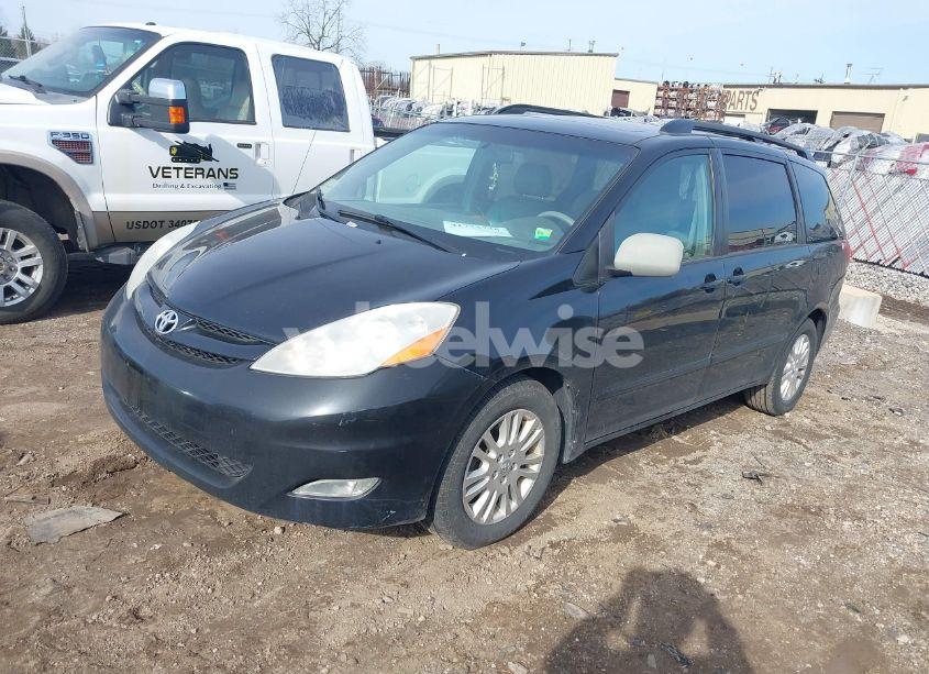 Photo 2 of 2008 Toyota Sienna XLE (VIN 5TDZK22C28S202058)