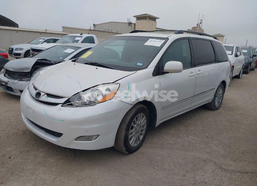 Photo 2 of 2007 Toyota Sienna XLE LIMITED (VIN 5TDZK22C37S077926)