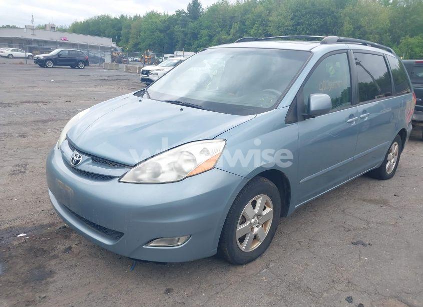 Photo 2 of 2008 Toyota Sienna XLE (VIN 5TDZK22C38S117648)