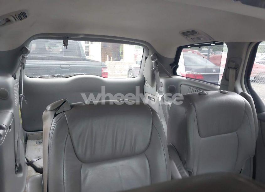 Photo 8 of 2008 Toyota Sienna XLE (VIN 5TDZK22C38S117648)