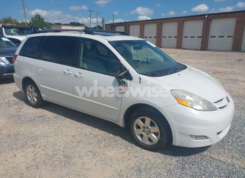2008 Toyota Sienna XLE (VIN 5TDZK22C38S125491) main photo
