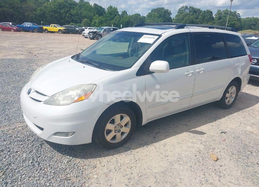 Photo 2 of 2008 Toyota Sienna XLE (VIN 5TDZK22C38S125491)