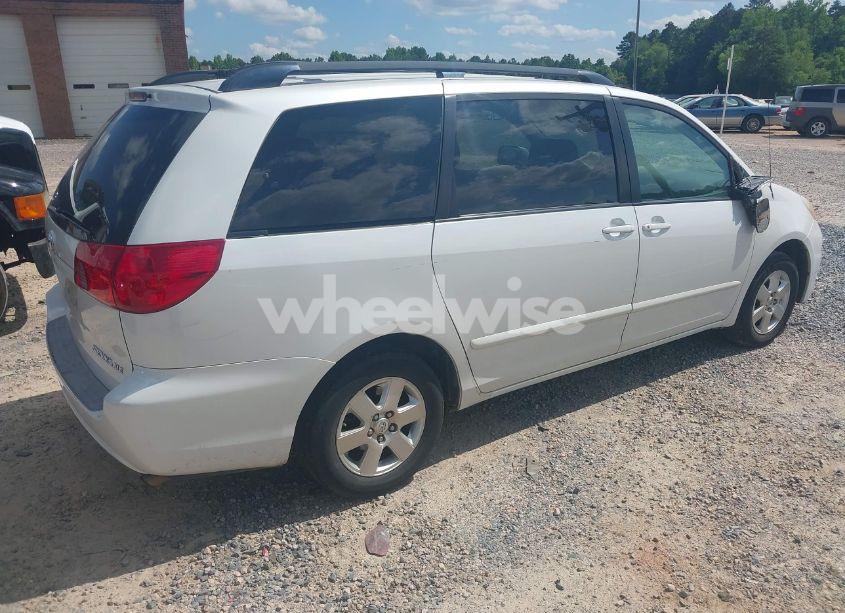 Photo 4 of 2008 Toyota Sienna XLE (VIN 5TDZK22C38S125491)
