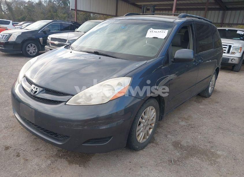 Photo 2 of 2009 Toyota Sienna XLE (VIN 5TDZK22C39S230940)