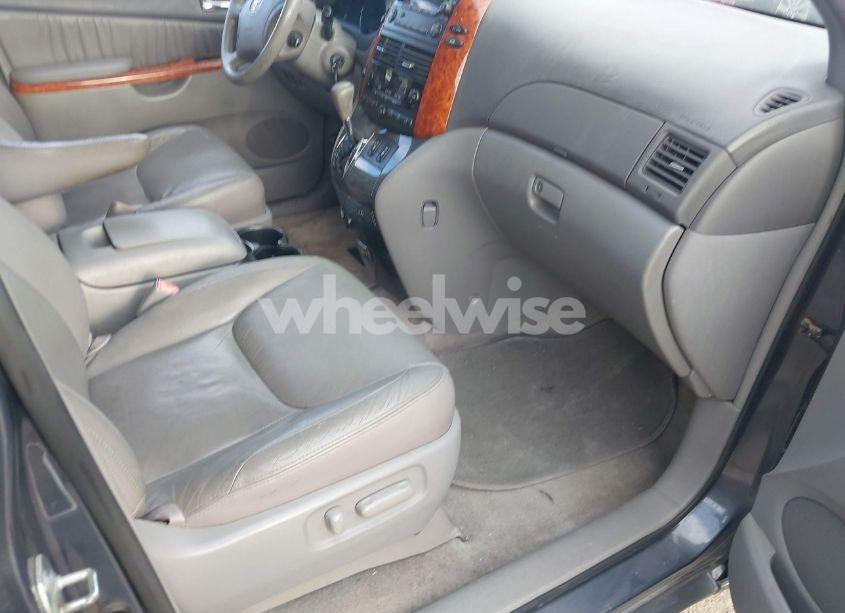 Photo 5 of 2009 Toyota Sienna XLE (VIN 5TDZK22C39S230940)