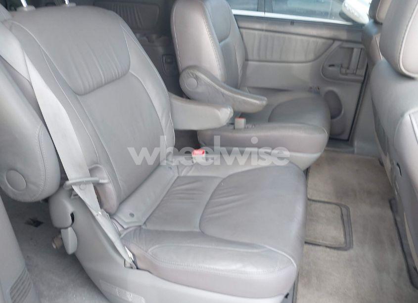 Photo 7 of 2009 Toyota Sienna XLE (VIN 5TDZK22C39S230940)