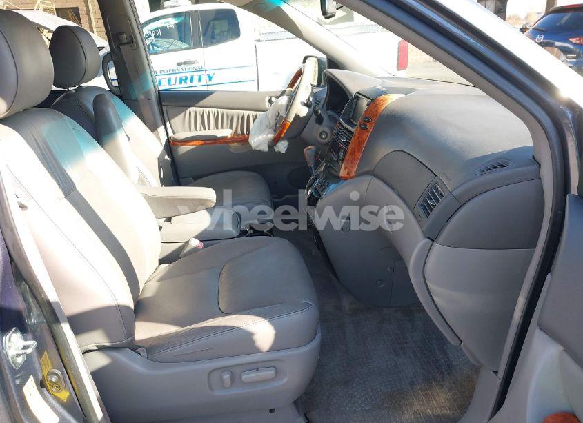 Photo 5 of 2009 Toyota Sienna LIMITED (VIN 5TDZK22C39S272475)