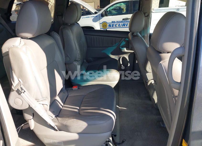 Photo 8 of 2009 Toyota Sienna LIMITED (VIN 5TDZK22C39S272475)